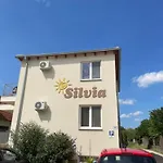 Apartment Silvia *